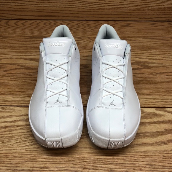 Jordan Team Elite 2 Low Men’s Basketball Shoes - Picture 2 of 14